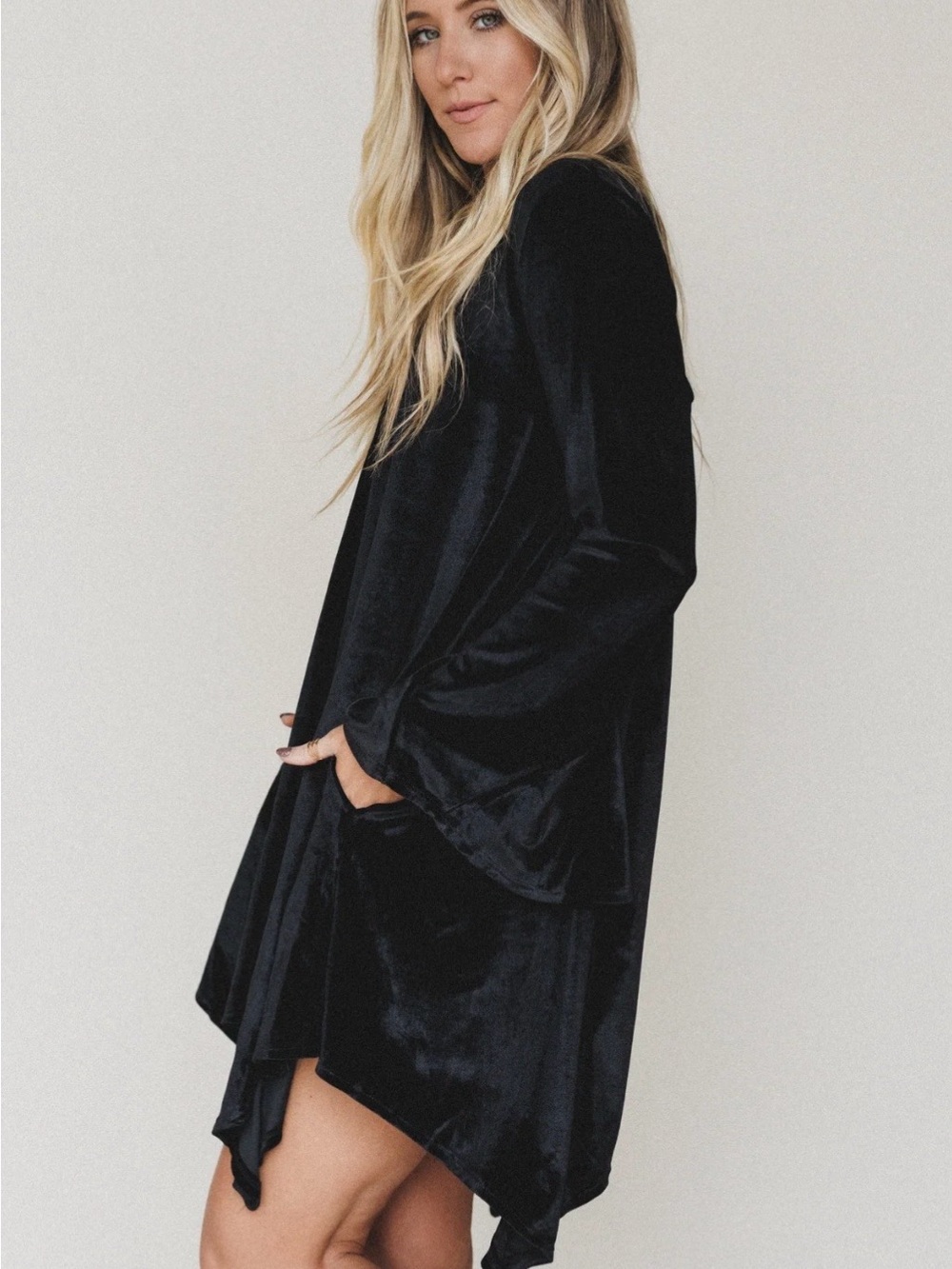 Golden Hour Bell Sleeved Black Velvet Mini Dress New Medium - Picture 3 of 13